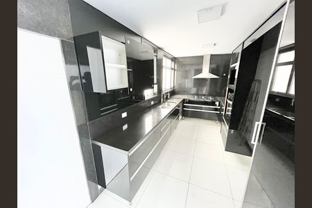 Apartamento à venda com 208m², 3 quartos e 1 vaga Apartamento à venda com 208m², 3 quartos e 1 vagaCozinha
