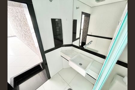 Apartamento à venda com 208m², 3 quartos e 1 vaga Apartamento à venda com 208m², 3 quartos e 1 vagaBanheiro Social 2