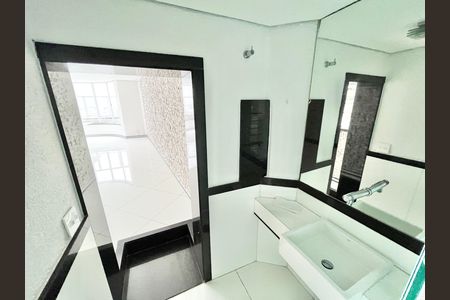 Apartamento à venda com 208m², 3 quartos e 1 vaga Apartamento à venda com 208m², 3 quartos e 1 vagaBanheiro Social 2