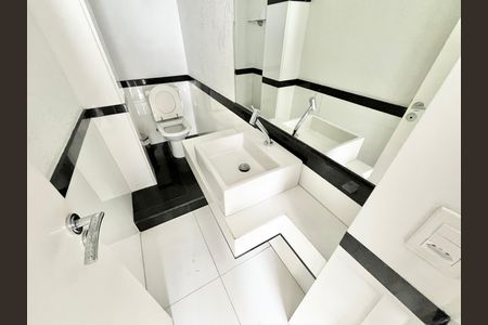 Apartamento à venda com 208m², 3 quartos e 1 vaga Apartamento à venda com 208m², 3 quartos e 1 vagaLavabo
