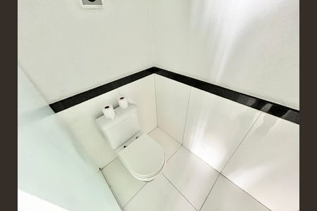 Apartamento à venda com 208m², 3 quartos e 1 vaga Apartamento à venda com 208m², 3 quartos e 1 vagaBanheiro Social 2