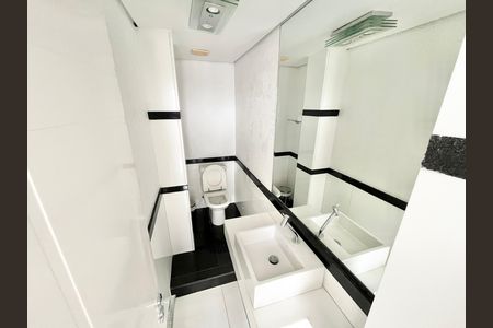 Apartamento à venda com 208m², 3 quartos e 1 vaga Apartamento à venda com 208m², 3 quartos e 1 vagaLavabo