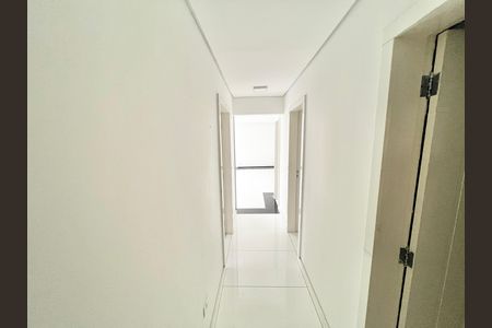 Corredor de apartamento para alugar com 3 quartos, 208m² em Santana, São Paulo