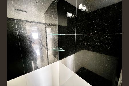 Apartamento à venda com 208m², 3 quartos e 1 vaga Apartamento à venda com 208m², 3 quartos e 1 vagaBanheiro Social