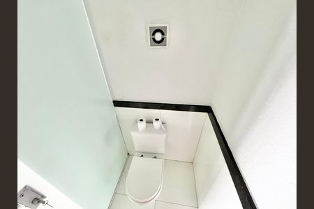Apartamento à venda com 208m², 3 quartos e 1 vaga Apartamento à venda com 208m², 3 quartos e 1 vagaBanheiro Social 2