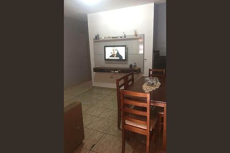 Casa à venda com 75m², 2 quartos e 2 vagas