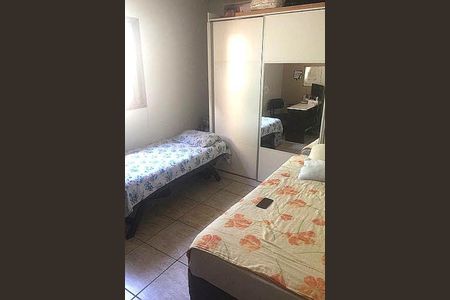 Casa à venda com 75m², 2 quartos e 2 vagas