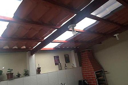 Casa à venda com 75m², 2 quartos e 2 vagas