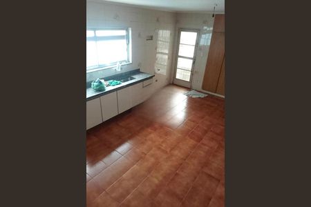 Casa para alugar com 250m², 3 quartos e 5 vagas