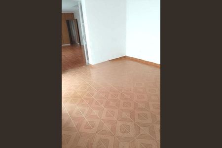 Casa para alugar com 250m², 3 quartos e 5 vagas