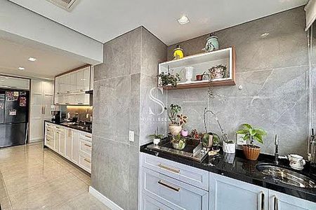 Apartamento à venda com 145m², 4 quartos e 2 vagas