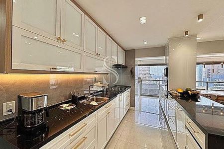 Apartamento à venda com 145m², 4 quartos e 2 vagas