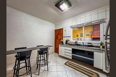 Casa à venda com 84m², 2 quartos e 2 vagas Casa à venda com 84m², 2 quartos e 2 vagasCozinha