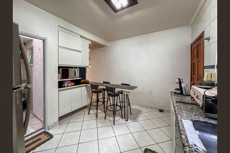Casa à venda com 84m², 2 quartos e 2 vagas Casa à venda com 84m², 2 quartos e 2 vagasCozinha