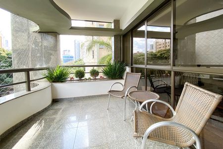Apartamento à venda com 229m², 4 quartos e 3 vagas Apartamento à venda com 229m², 4 quartos e 3 vagasVaranda da Sala
