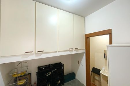 Apartamento à venda com 229m², 4 quartos e 3 vagas Apartamento à venda com 229m², 4 quartos e 3 vagasQuarto de Serviço