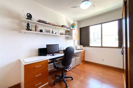 Apartamento à venda com 229m², 4 quartos e 3 vagas Apartamento à venda com 229m², 4 quartos e 3 vagasQuarto 4
