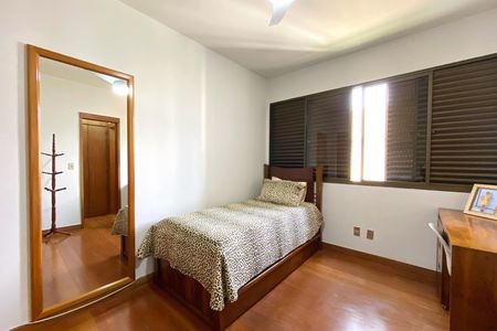 Apartamento à venda com 229m², 4 quartos e 3 vagas Apartamento à venda com 229m², 4 quartos e 3 vagasSuite 2