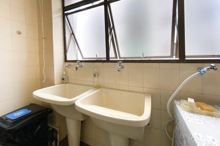 Apartamento à venda com 229m², 4 quartos e 3 vagas Apartamento à venda com 229m², 4 quartos e 3 vagasÁrea de Serviço