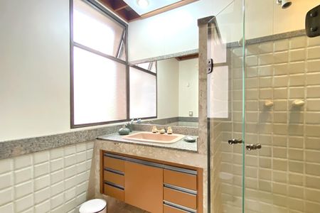 Apartamento à venda com 229m², 4 quartos e 3 vagas Apartamento à venda com 229m², 4 quartos e 3 vagasBanheiro