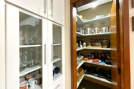 Apartamento à venda com 229m², 4 quartos e 3 vagas Apartamento à venda com 229m², 4 quartos e 3 vagasCozinha