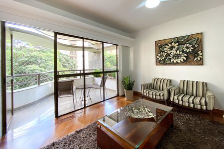 Apartamento à venda com 229m², 4 quartos e 3 vagas Apartamento à venda com 229m², 4 quartos e 3 vagasSala