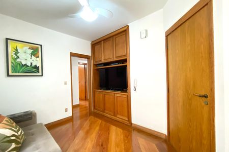 Apartamento à venda com 229m², 4 quartos e 3 vagas Apartamento à venda com 229m², 4 quartos e 3 vagasSala de Estar