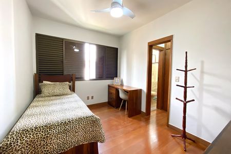 Apartamento à venda com 229m², 4 quartos e 3 vagas Apartamento à venda com 229m², 4 quartos e 3 vagasSuite 2