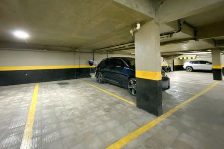 Apartamento à venda com 229m², 4 quartos e 3 vagas Apartamento à venda com 229m², 4 quartos e 3 vagasVagas