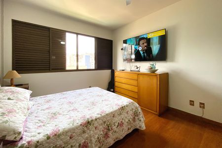 Apartamento à venda com 229m², 4 quartos e 3 vagas Apartamento à venda com 229m², 4 quartos e 3 vagasSuite 1