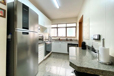 Apartamento à venda com 229m², 4 quartos e 3 vagas Apartamento à venda com 229m², 4 quartos e 3 vagasCozinha