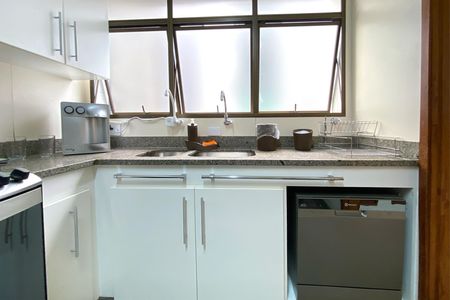 Apartamento à venda com 229m², 4 quartos e 3 vagas Apartamento à venda com 229m², 4 quartos e 3 vagasCozinha