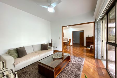 Apartamento à venda com 229m², 4 quartos e 3 vagas Apartamento à venda com 229m², 4 quartos e 3 vagasSala