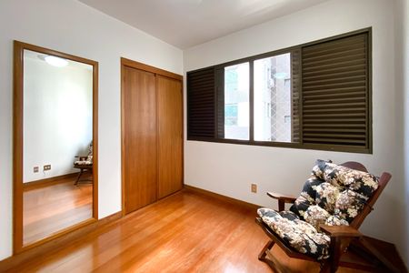 Apartamento à venda com 229m², 4 quartos e 3 vagas Apartamento à venda com 229m², 4 quartos e 3 vagasQuarto 3