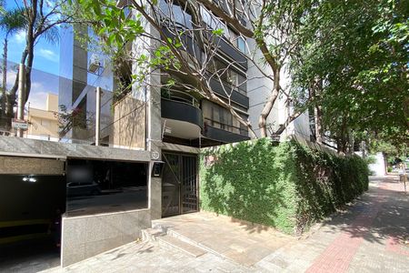 Apartamento à venda com 229m², 4 quartos e 3 vagas Apartamento à venda com 229m², 4 quartos e 3 vagasFachada
