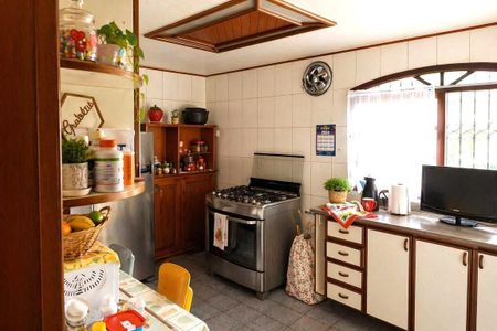 Casa à venda com 171m², 1 quarto e sem vaga