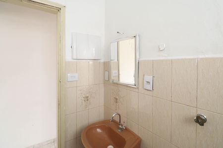 Banheiro  de casa à venda com 2 quartos, 71m² em Parque Casa de Pedra, São Paulo