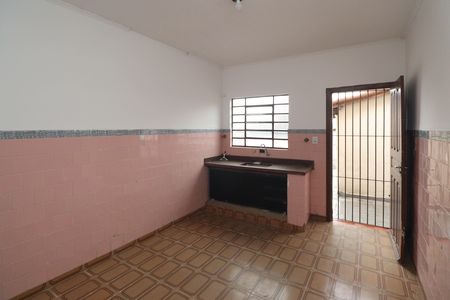 Casa à venda com 71m², 2 quartos e 3 vagas Casa à venda com 71m², 2 quartos e 3 vagasCozinha