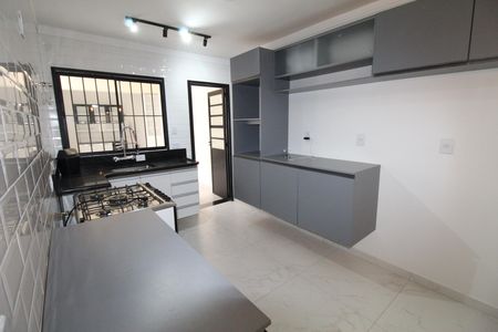 Casa para alugar com 90m², 4 quartos e 2 vagasCozinha