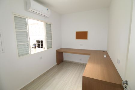 Casa para alugar com 90m², 4 quartos e 2 vagasQuintal
