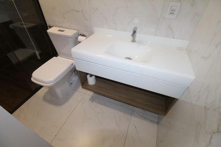 Casa para alugar com 90m², 4 quartos e 2 vagasBanheiro da Suíte