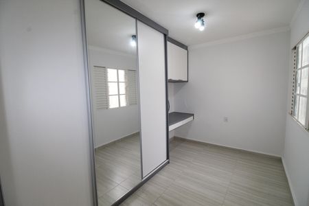 Casa para alugar com 90m², 4 quartos e 2 vagasQuarto 1