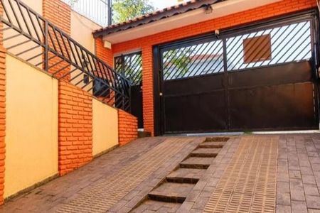 Casa à venda com 240m², 3 quartos e 6 vagas