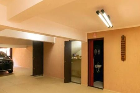 Casa à venda com 240m², 3 quartos e 6 vagas