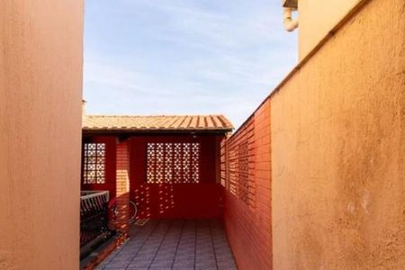 Casa à venda com 240m², 3 quartos e 6 vagas