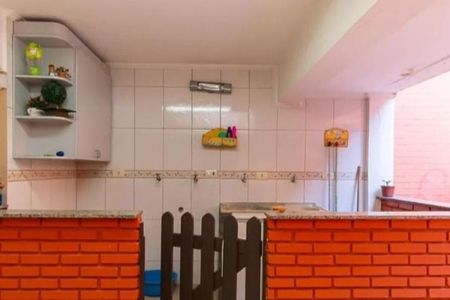Casa à venda com 240m², 3 quartos e 6 vagas