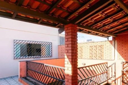 Casa à venda com 240m², 3 quartos e 6 vagas