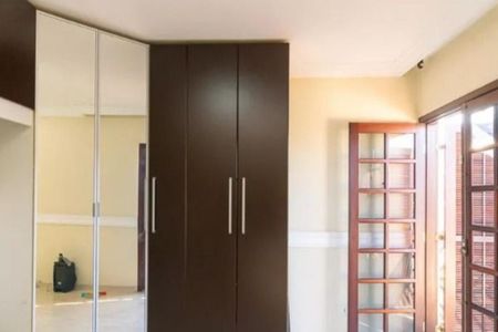 Casa à venda com 240m², 3 quartos e 6 vagas
