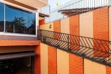 Casa à venda com 240m², 3 quartos e 6 vagas
