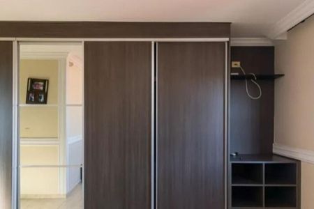 Casa à venda com 240m², 3 quartos e 6 vagas